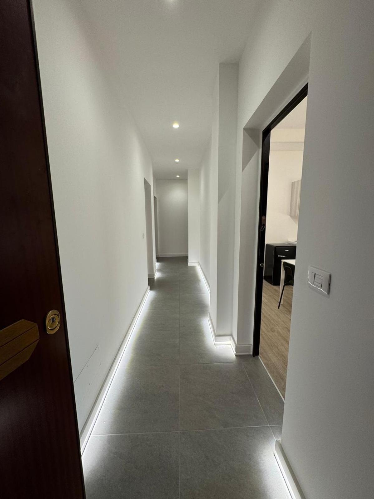 Maison 32 - Luxury Con Jacuzzi E Cucina - Station Apartment Bari