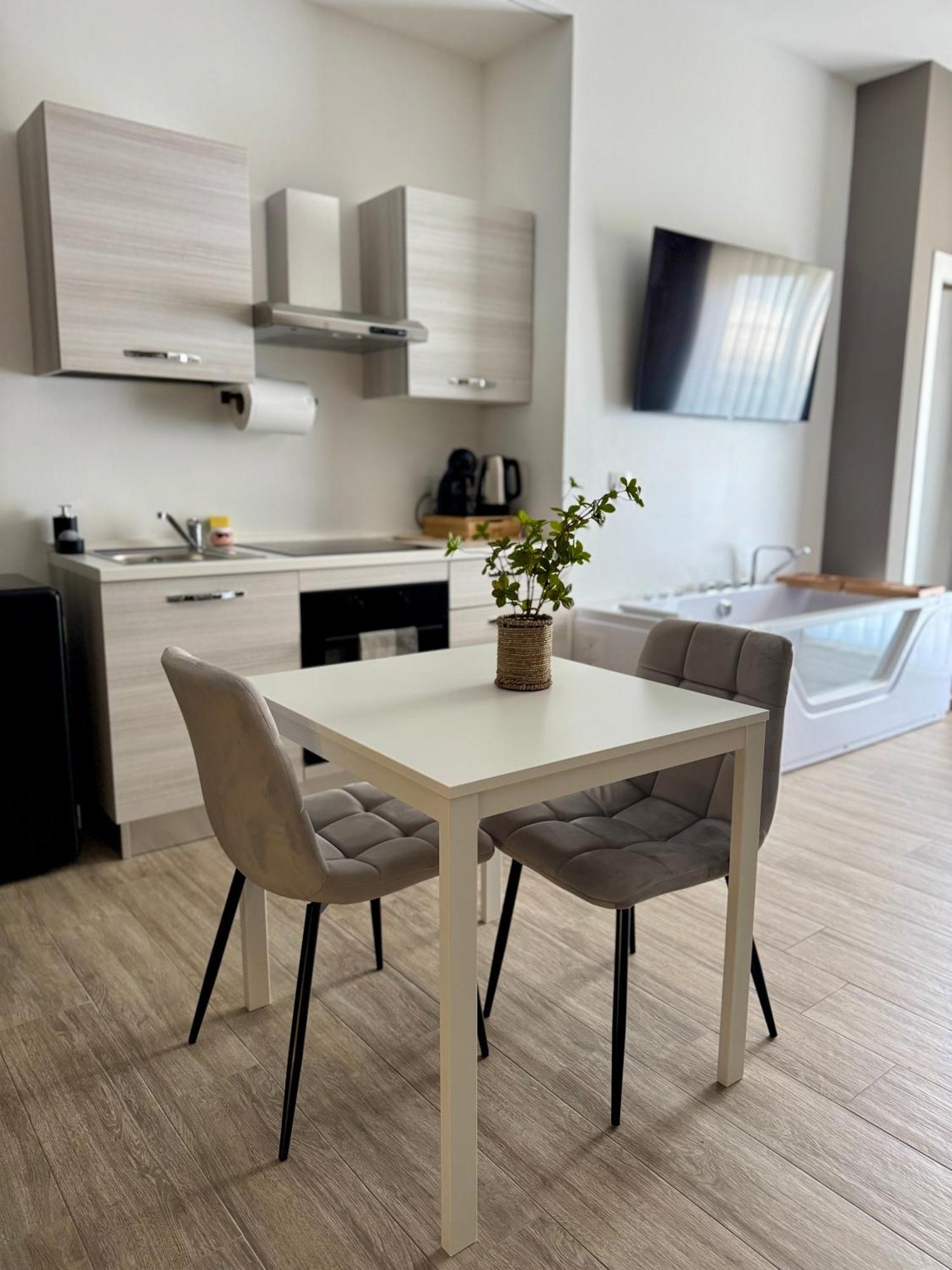 Maison 32 - Luxury Con Jacuzzi E Cucina - Station Appartamento *