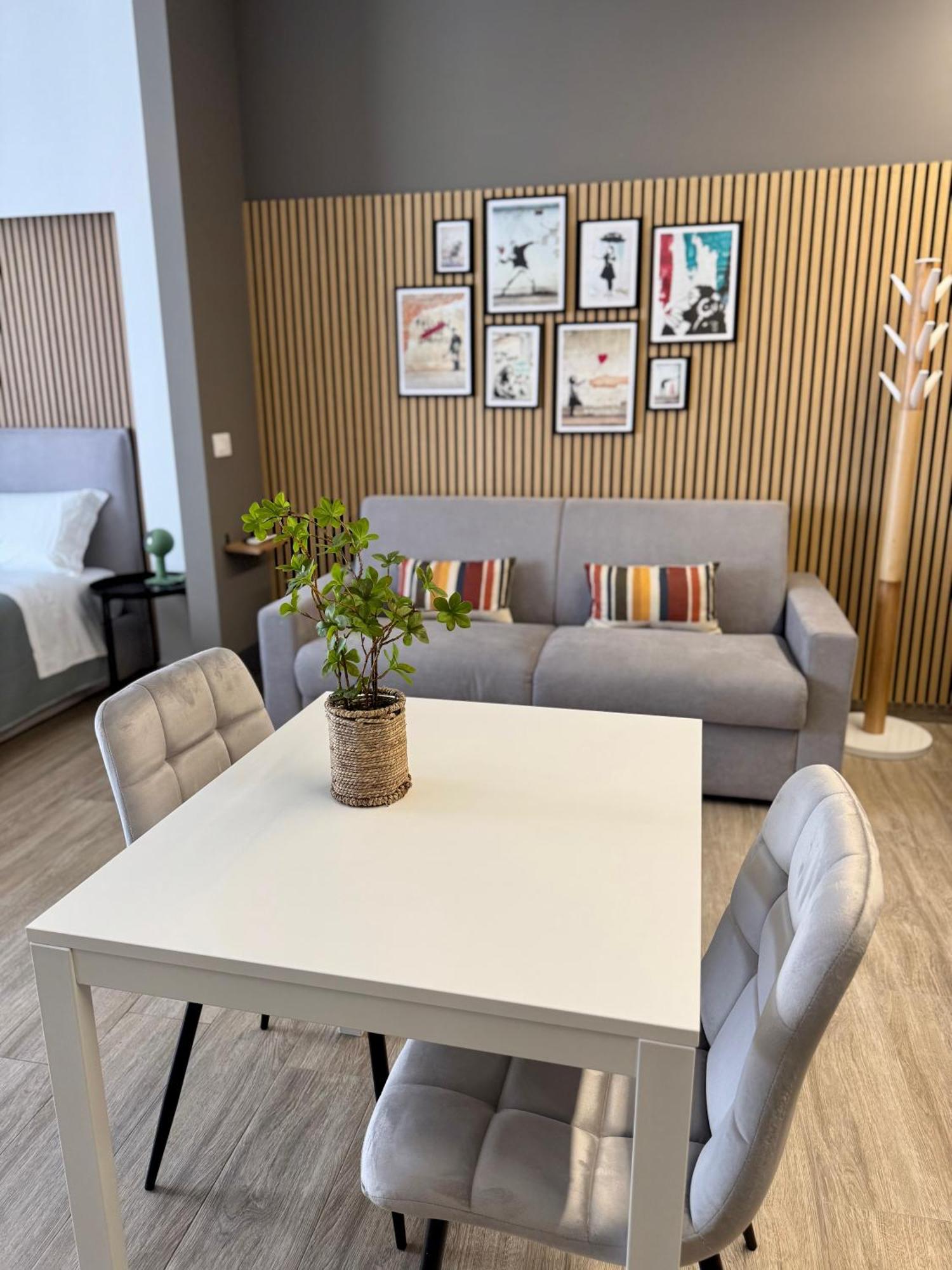 Maison 32 - Luxury Con Jacuzzi E Cucina - Station Appartamento Bari